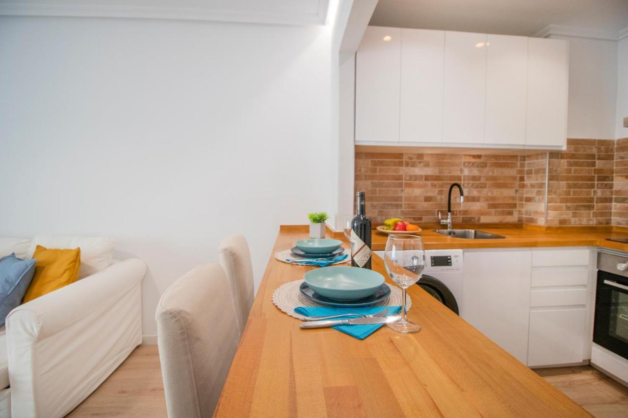 Feines Appartement Mit Hafenblick Santa Pola Exteriör bild