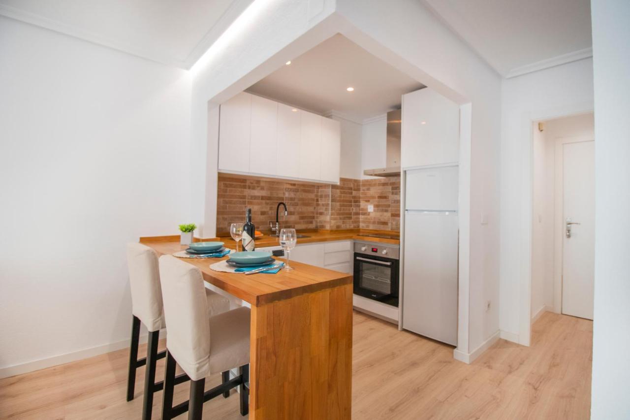 Feines Appartement Mit Hafenblick Santa Pola Exteriör bild
