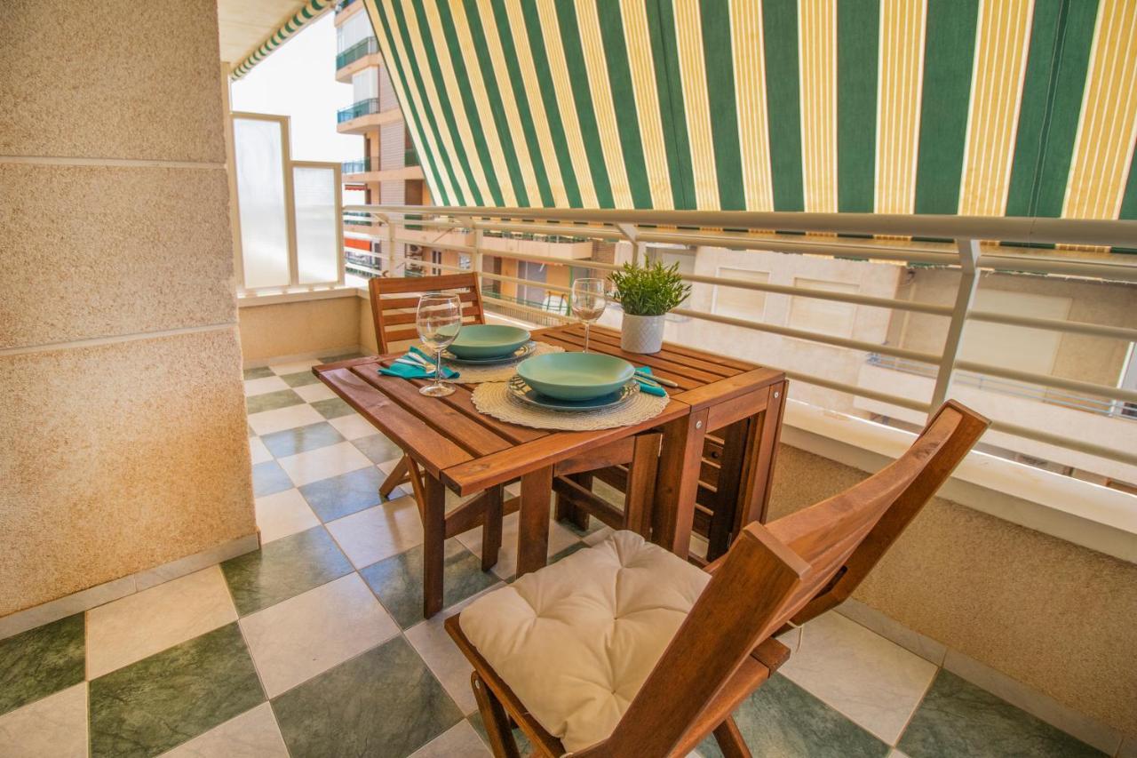 Feines Appartement Mit Hafenblick Santa Pola Exteriör bild