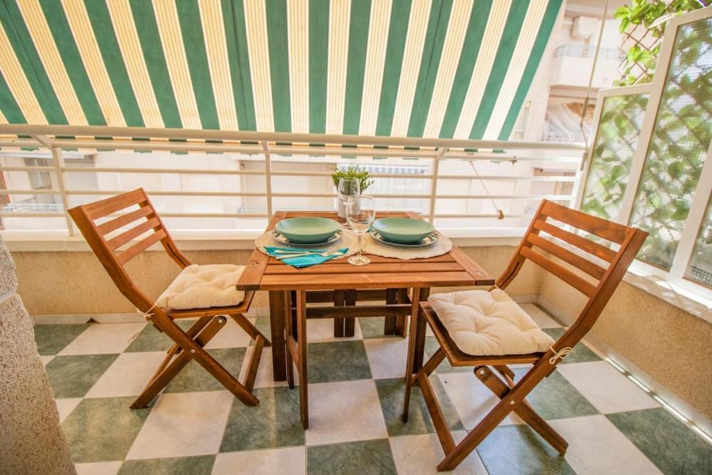 Feines Appartement Mit Hafenblick Santa Pola Exteriör bild