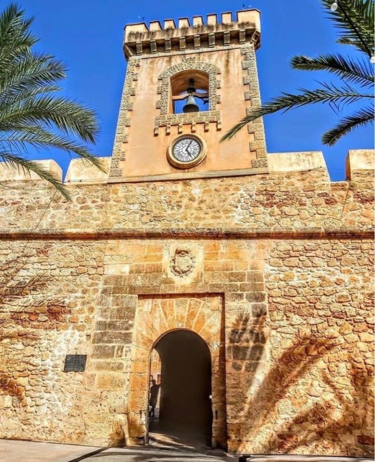 Feines Appartement Mit Hafenblick Santa Pola Exteriör bild